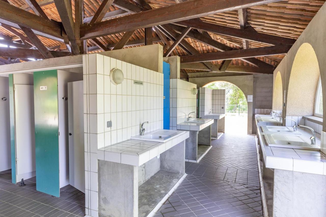 Camping Sites Et Paysages Les Pres Hauts Sisteron Εξωτερικό φωτογραφία